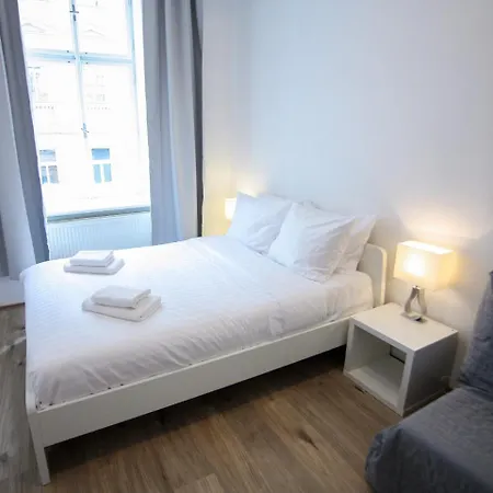 Apartment Elegant Lesser Town Escape