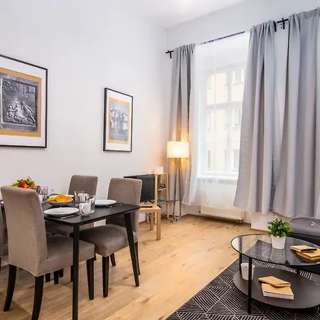 Apartment Elegant Lesser Town Escape *